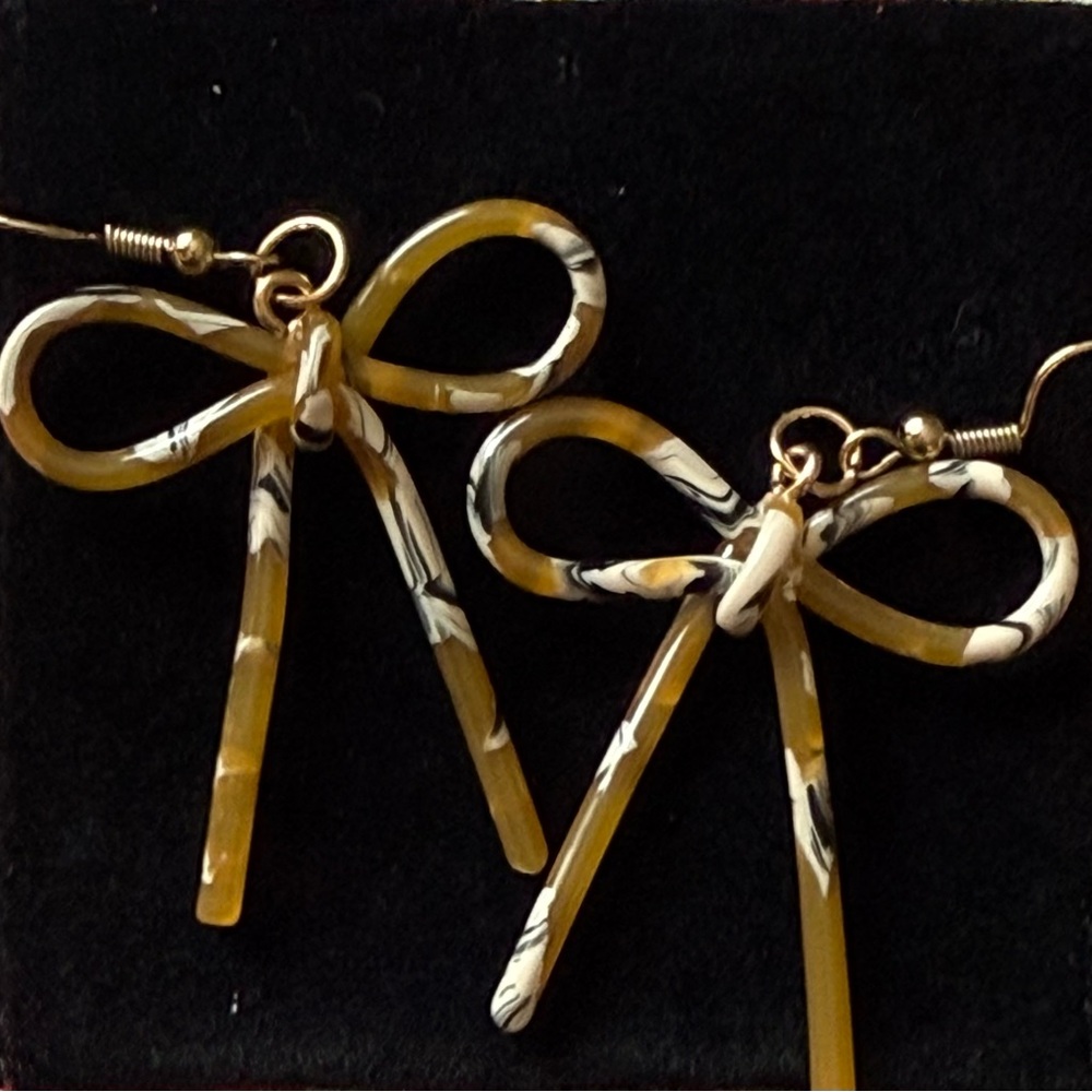 Elegant Gold and Black Bow Earrings